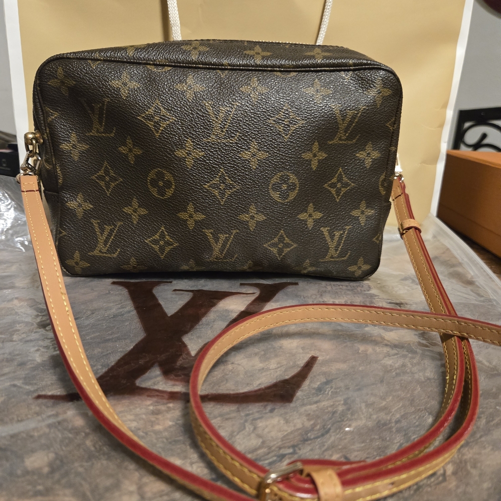 Louis Vuitton Monogram Trousse 23 Cosmetic Bag Turned Into a Crossbody (874TH)